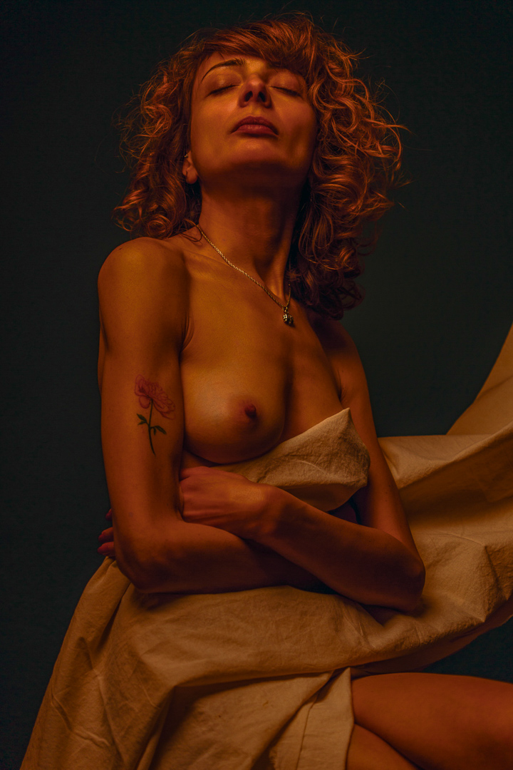 Editorial studio portrait session in Berlin captured by Baptiste Mercier