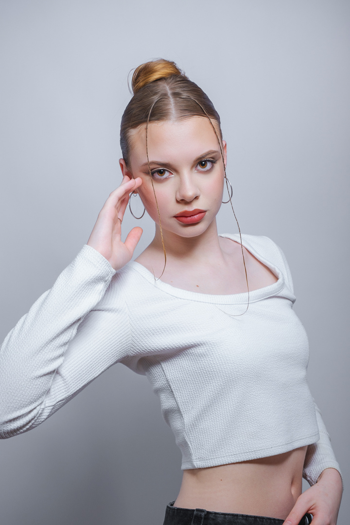 Editorial studio portrait session in Berlin captured by Baptiste Mercier