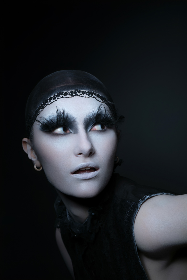 Editorial studio portrait session in Berlin captured by Baptiste Mercier
