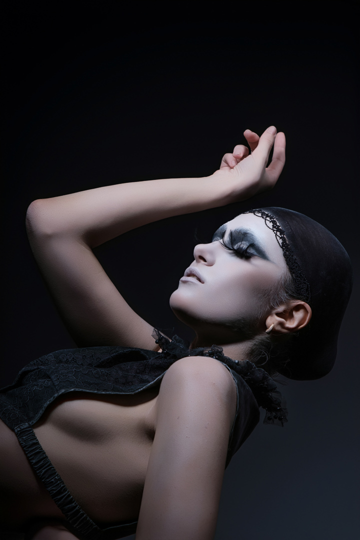 Editorial studio portrait session in Berlin captured by Baptiste Mercier